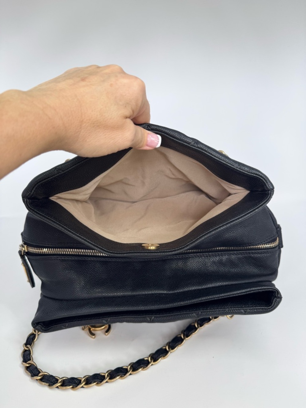 Authentic CHANEL Wild Stitch Tote in Black Caviar Leather with Gold Hardware - Picture 11 of 16
